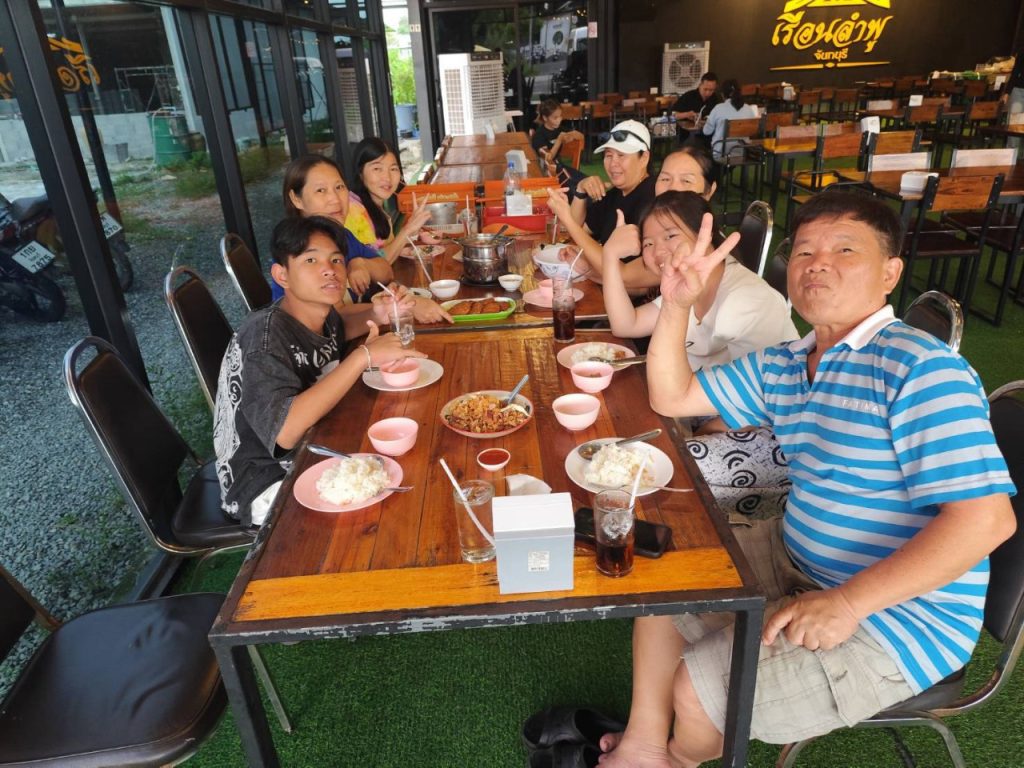 LINE_ALBUM_รูป_260811_8